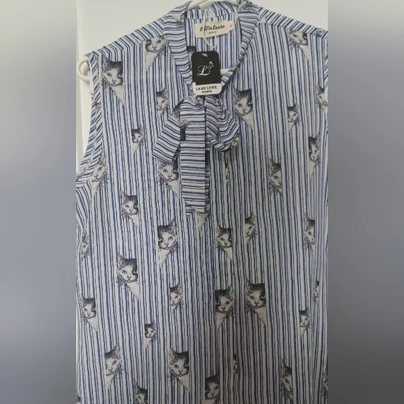 Ladies top - Picture 4 of 4